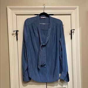 🔥NWOT Elegant Blue Women's Blouse